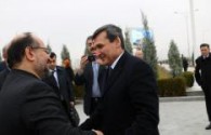 محمد شریعتمداری و وزیر خارجه ترکمنستان زمان بهره برداری ازپل مرزی سرخس - سرخس را بررسی کردند