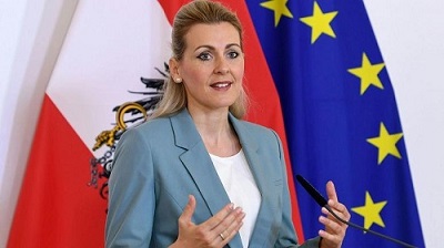 استعفای وزیر اتریشی بعد از اتهام تقلب