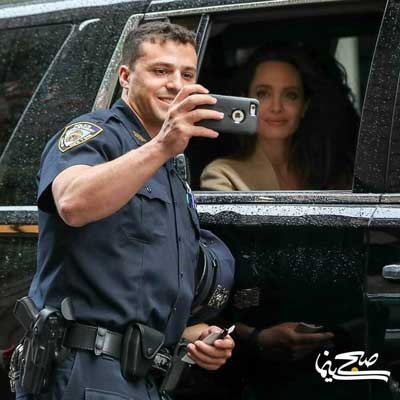 سلفی مأمور پلیس با آنجلینا جولی در ترافیک!