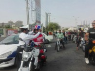اهدای کلاه ایمنی به موتورسیکلت سواران در خرم آباد